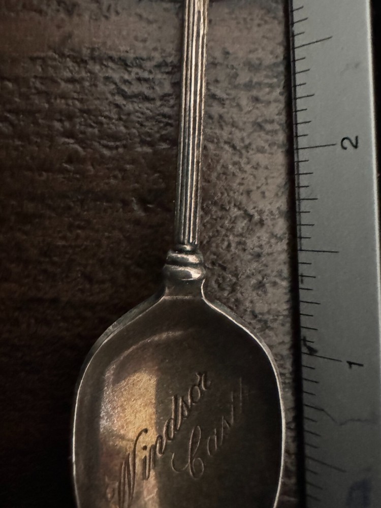 Windsor Castle Exquisite EJ LTD Collector Spoon Silver Tone