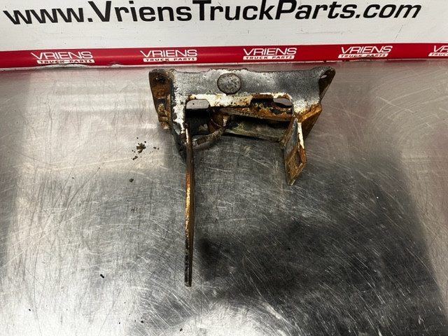 PETERBILT 359 TOW BRACKET