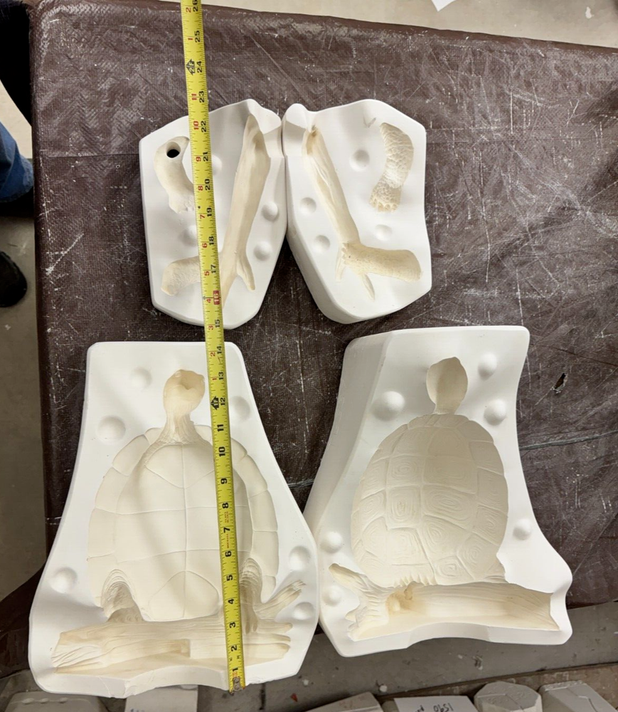 VINTAGE SCIOTO TL/DESIGN CERAMIC MOLD #TL-557 A & B TURTLE ON LOG