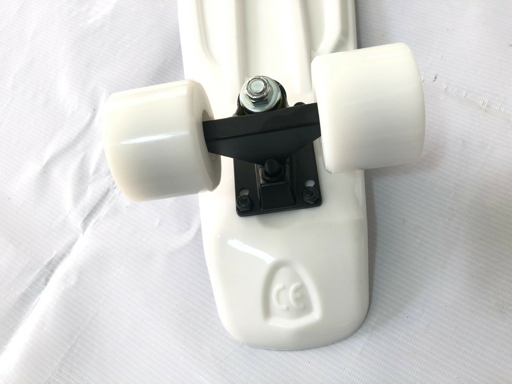 22" Skateboard Mini Cruiser Penny Style Board Plastic Deck. White/White