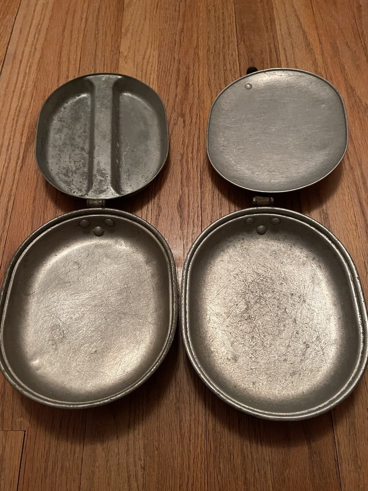 2 Original WW1 & WW2 US mess kits 1918