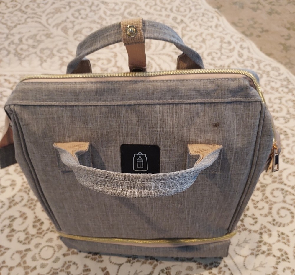 Momigo Breast Pump Backpack Bag Double layer Insulation USB Charging Grey Great!