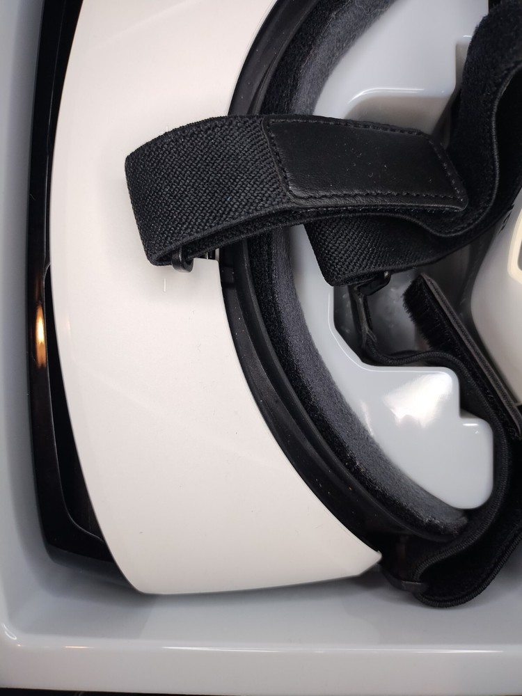 Samsung Oculus Gear VR Headset - Frost White