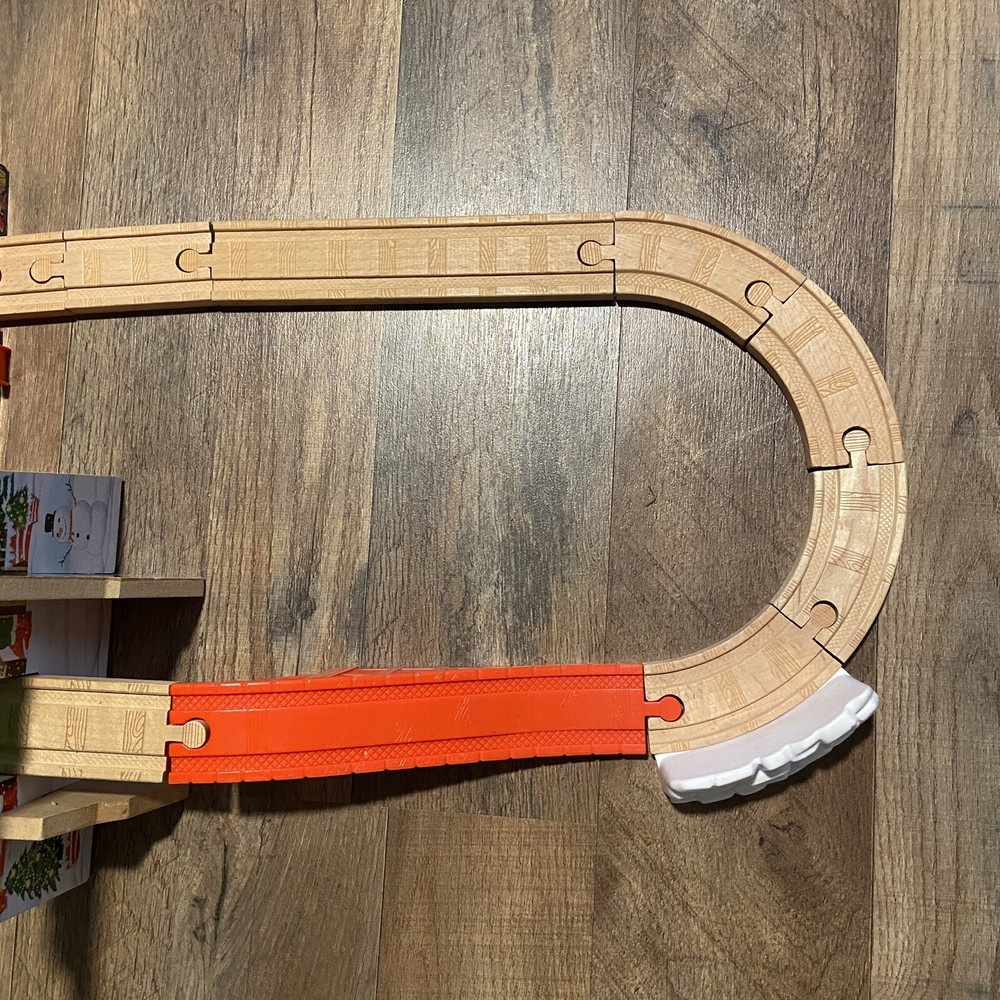 Santa's Workshop express Thomas the Train christmas set - Read
