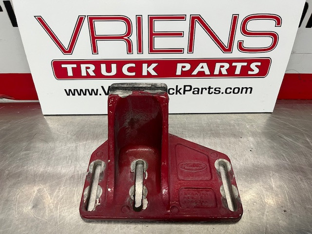 PETERBILT SUPPORT-UPPER HOOD 13-04709R
