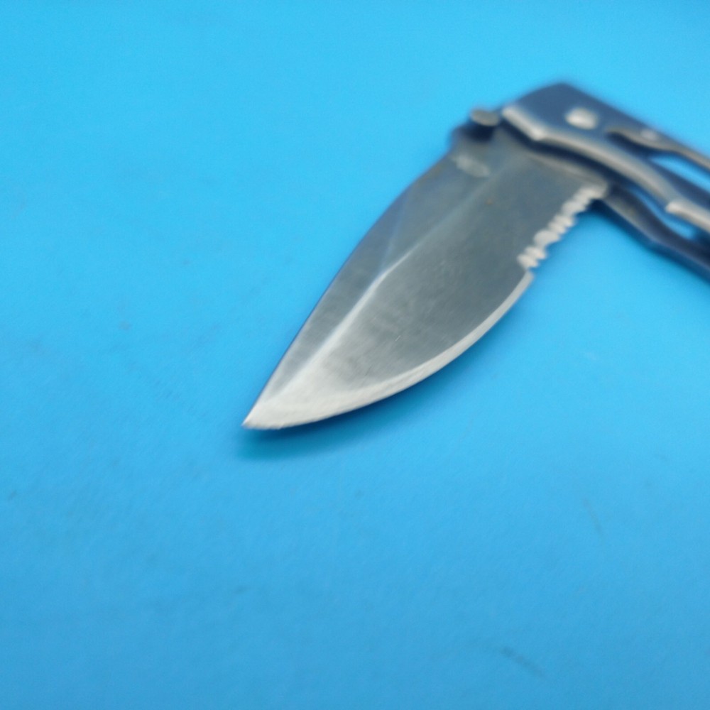 USED GERBER FOLDING PARAFRAME KNIFE PARTIALLY SERRATED BLADE SHARPENED