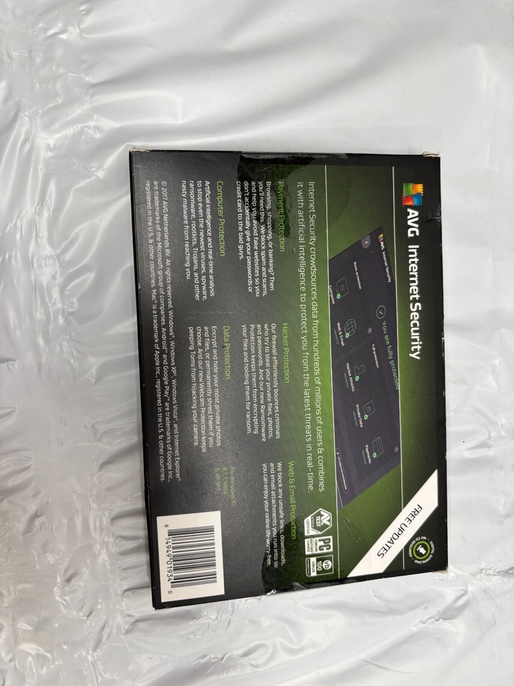 AVG Internet Security 3 PCs-*NEW/SEALED*