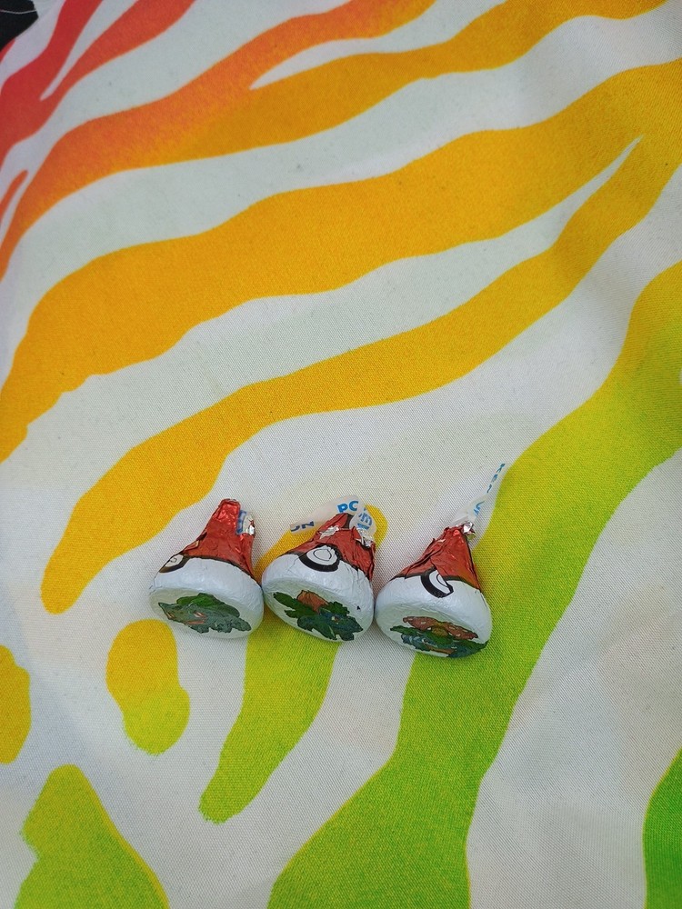 Limited Edition Pokemon Hershey Kisses Bulbasaur Full Evolution Set