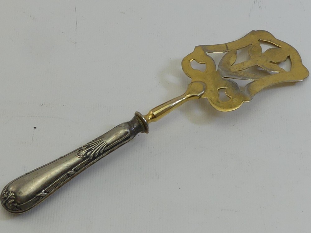 (RefJOH16) Antique silver plated small server fish slice, kitchenalia