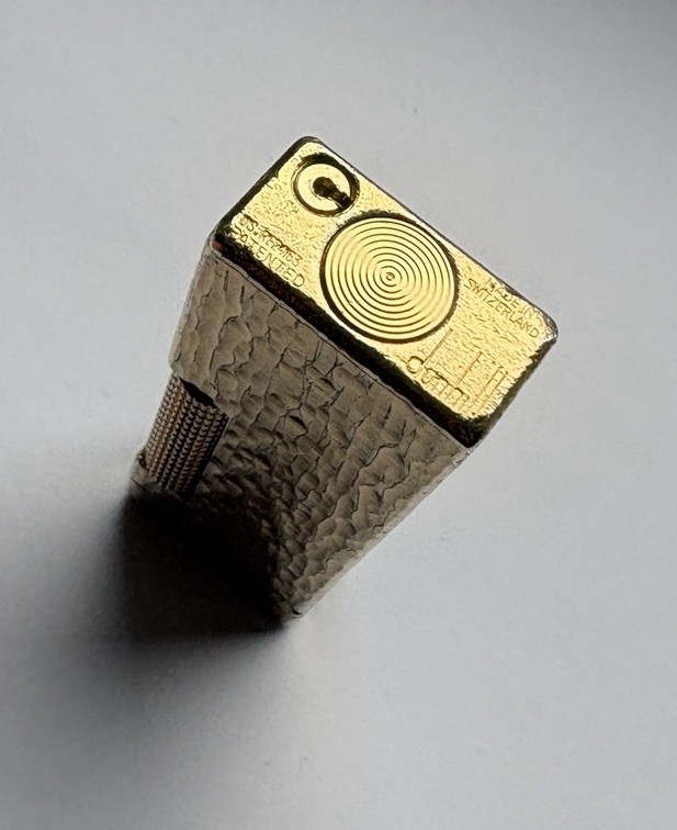 Dunhill Gold ‘Bark’ Rollagas Lighter- Fully Overhauled