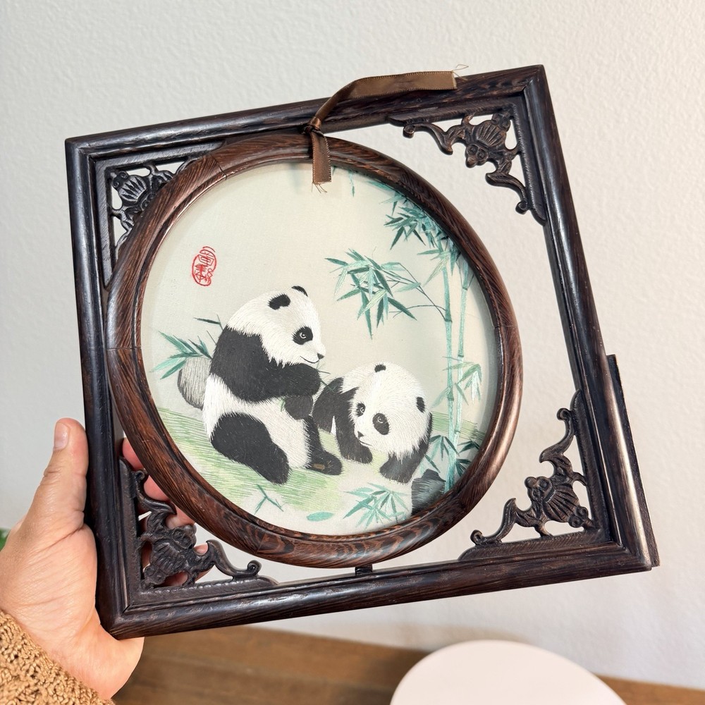 Double-Sided Panda & Bamboo Silk Thread Moving Round Picture Wooden Frame