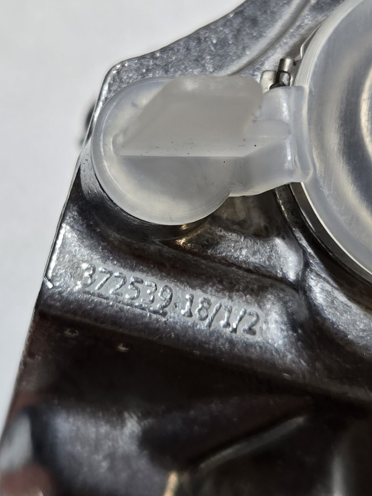 0444043050 DEF Dosing Unit Valve Injector open box