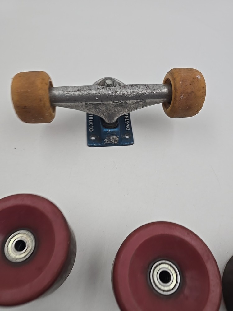 Misc . Skateboard Wheels And Bearings Condition Unknown