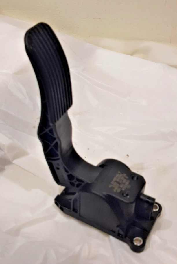 Used & Tested Accelerator Throttle Gas Pedal Position Sensor for 07-24 Sprinter