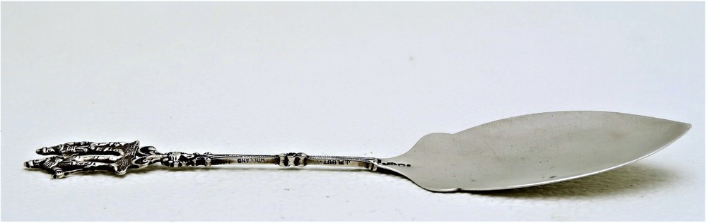 Dutch Netherlands Solid Silver Server wth Two Figure Handle End Hallmarked A.P