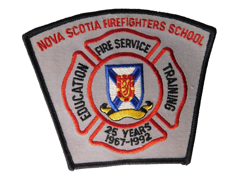 NOVA SCOTIA FIREFIGHTERS SCHOOL TRAINING 25 YEAR 1967 92 PATCH SHOULDER CREST