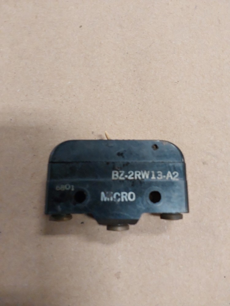 UND LAB MICROSWITCH BZ-2RW13-A2