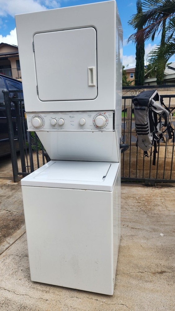 Whirlpool 24" Stackable Washer & Dryer (Gas) **handyman special**
