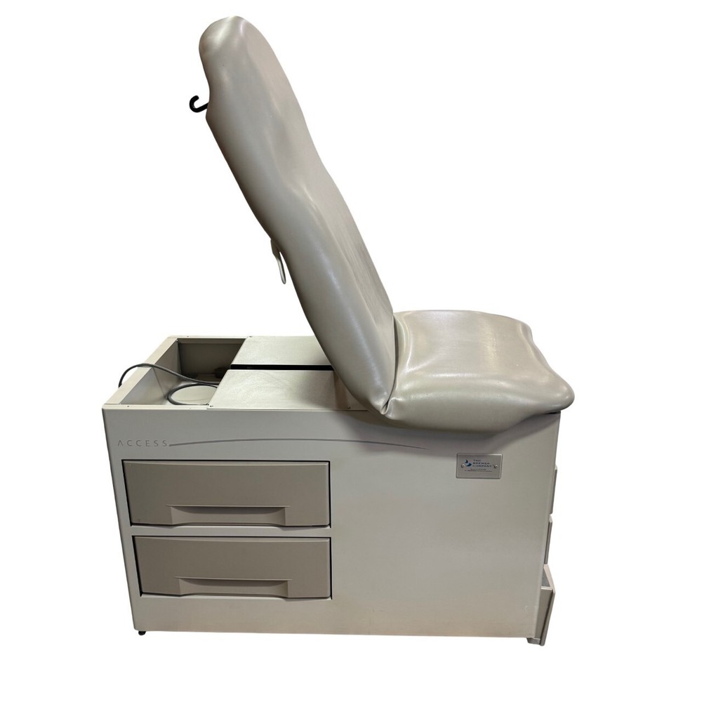 Brewer Access 5001-01 Series Exam Table