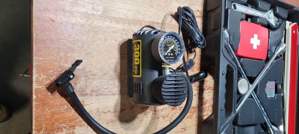 Emergency Auto Safety Kit