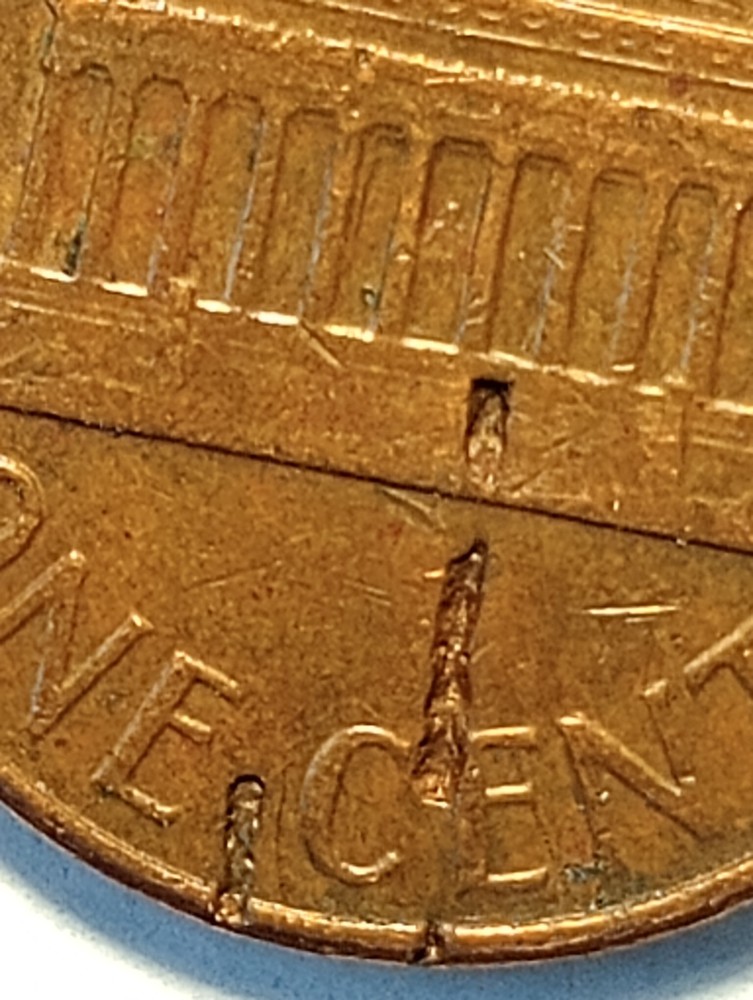 1976 LINCOLN CENT With A Struck Through Error On Obverse And Reverse.