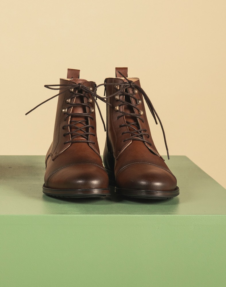 Vegan boot ankle elegant stylish breathable lined with flexible pull-on in brown