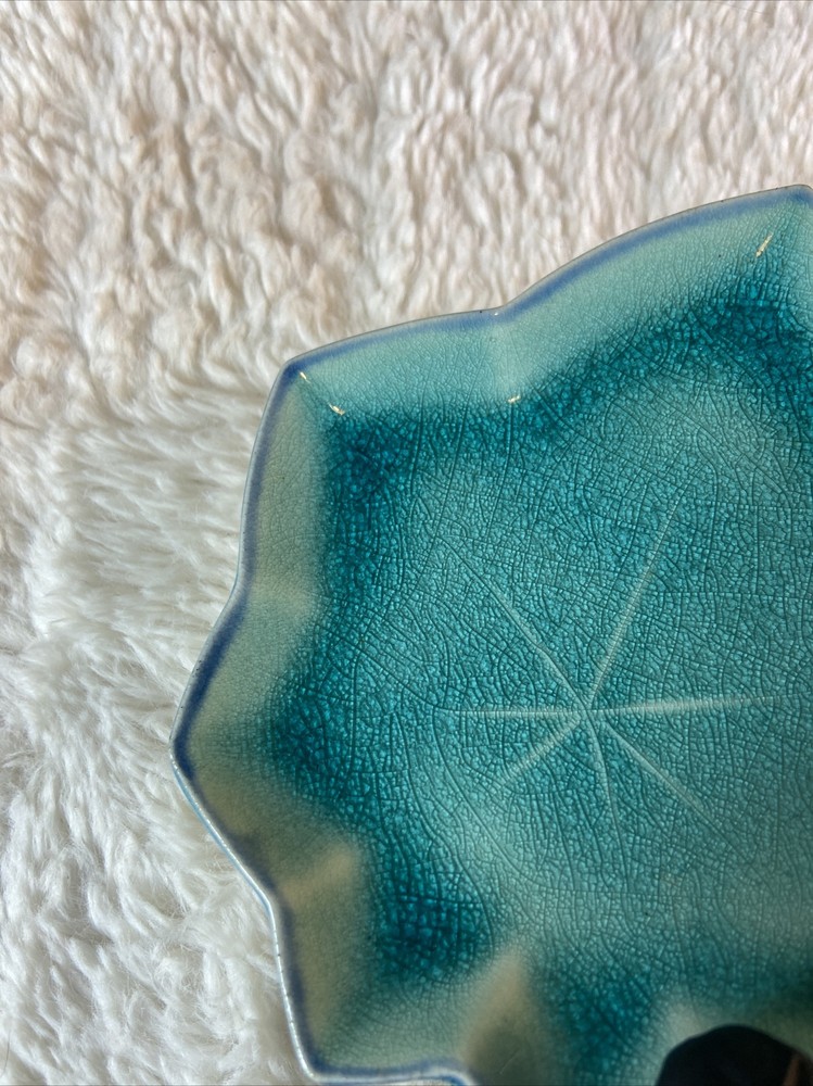 Ice Crack Glaze Maple Leaf Ceramic Side Dish