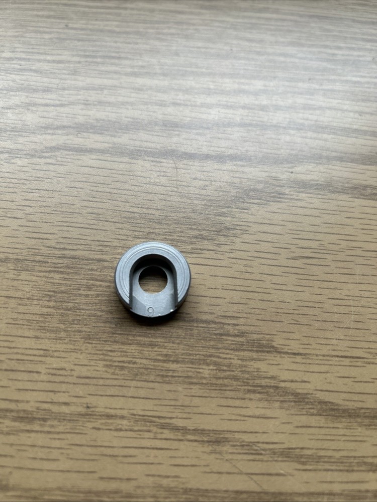 LEE HANDPRIMING TOOL  SHELL HOLDER # 9 , RELOADING SHELL HOLDER # 90198