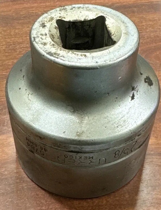 URREA 5784 SOCKET 1” Drive 12PT 2-5/8