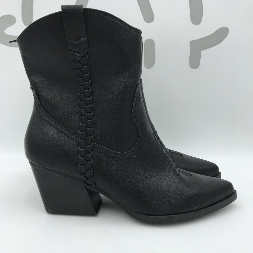 DV Dolce Vita Women's Kellar Western Ankle Boot