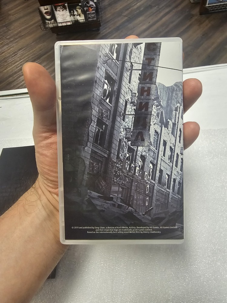 Authentic Replacement Original Case & Sleeve. Metro Redux (Nintendo Switch)