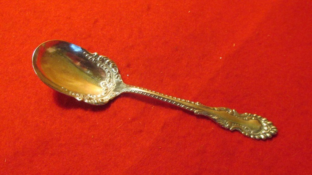 Oneida Wm A Rogers Elberon Sugar Spoon