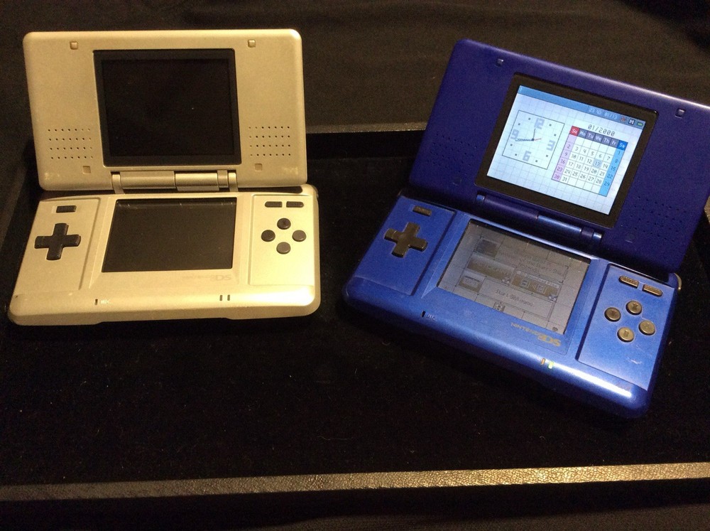 2 Nintendo DS Original Handheld Console Authentic No Game Need Charger Both Work