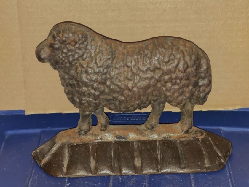 Cast Iron Left Facing Ram Doorstop
