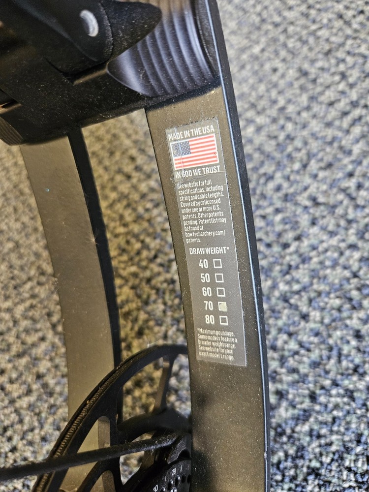 Bowtech reckoning 38 lightly used