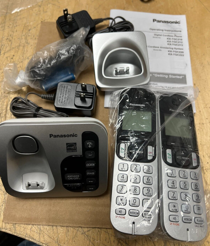 Panasonic KX-TGCA220SP  Base  and 2 Hand Set Silver