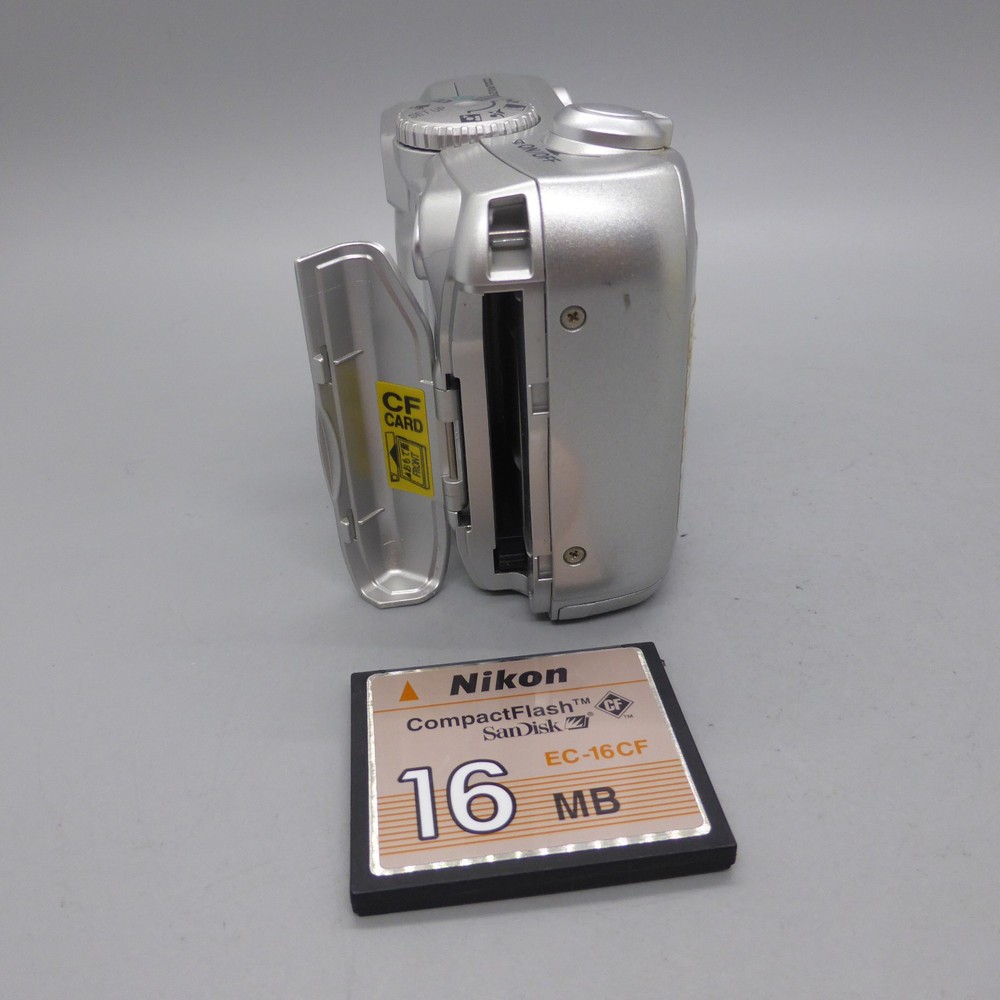 Nikon Digital Camera Coolpix 2100 2.0MP Silver Tested
