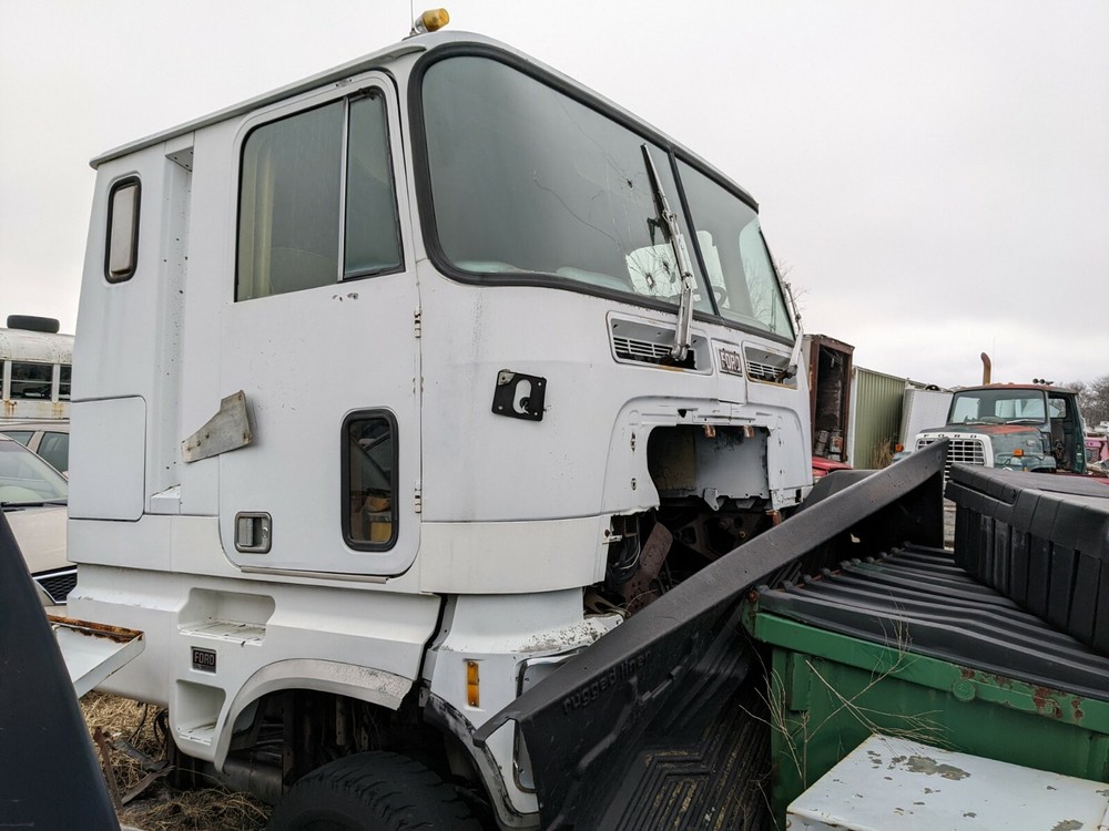 1981 Ford CL9000 Cabover Cab over Cab w/ sleeper