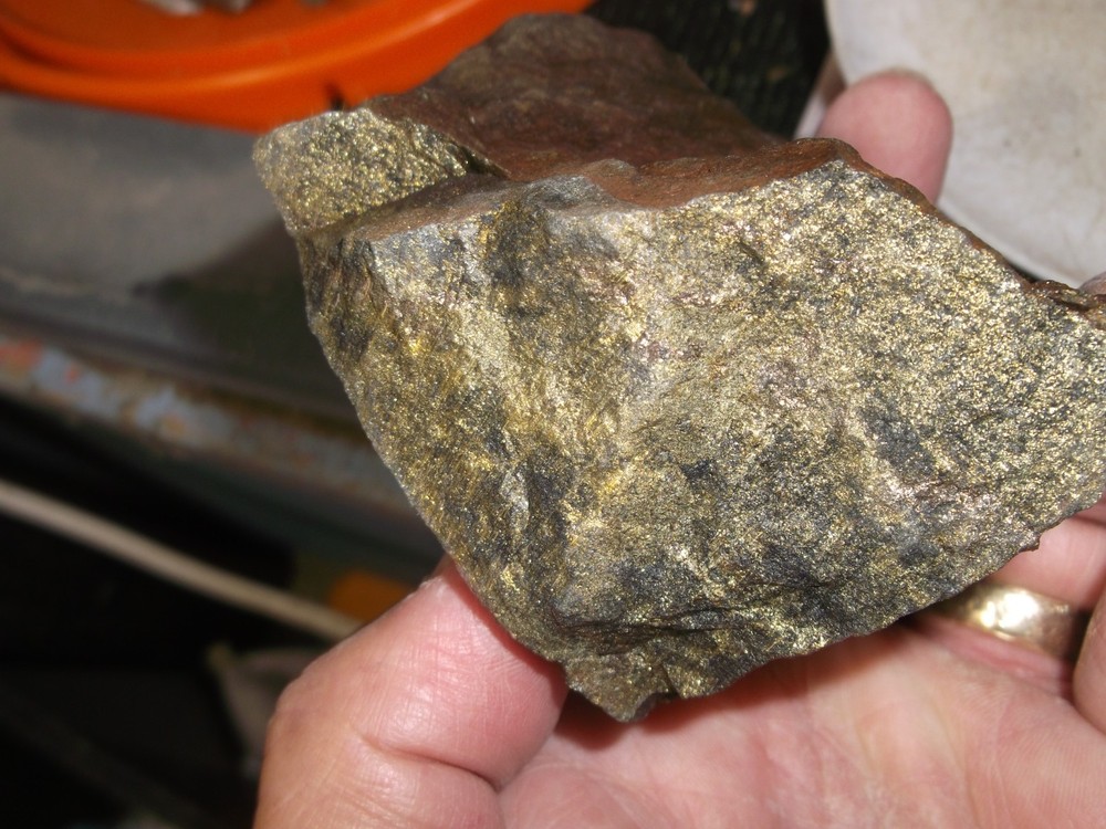 Gold, silver, copper, 542 grams samples ,ore high grade .