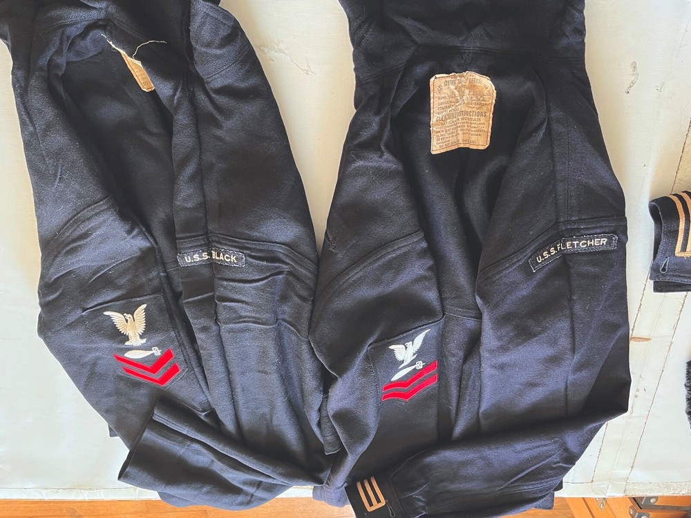 WWII 50's USN Navy Torpedomans Mate Left Face Eagle Uniform Bk/White Patch