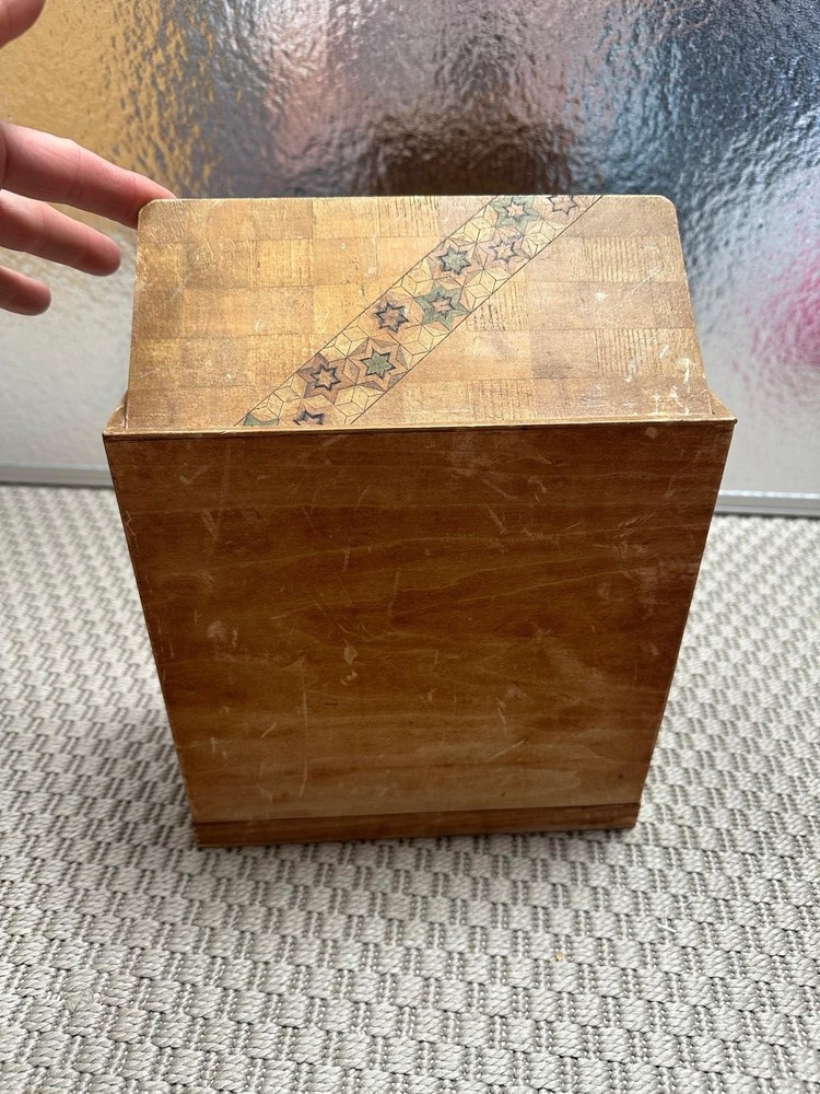 Antique Chinese Straw Work Decorated Table Cabinet 22cm
