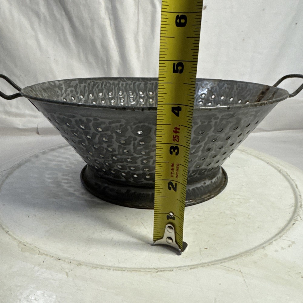 Rustic Enamelware Graniteware Gray Mottled Colander Strainer Footed Base T74