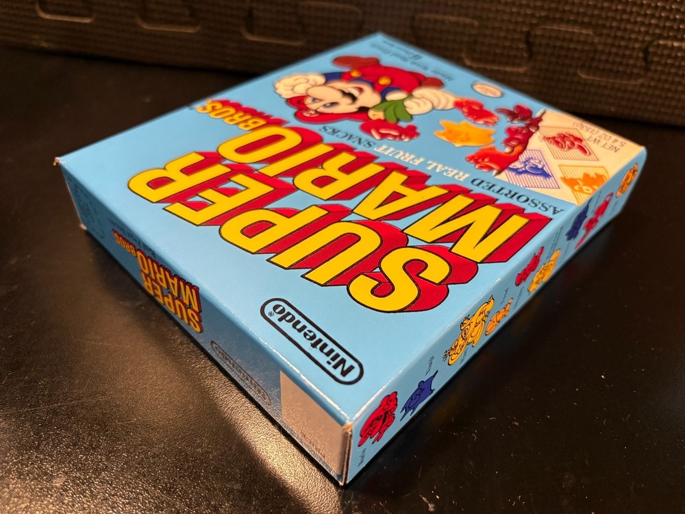 Super Mario Bros fruit snacks - Empty custom design display box