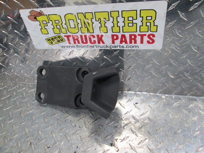 Mercedes Engine Mount 01-29825-000 (548-10131)