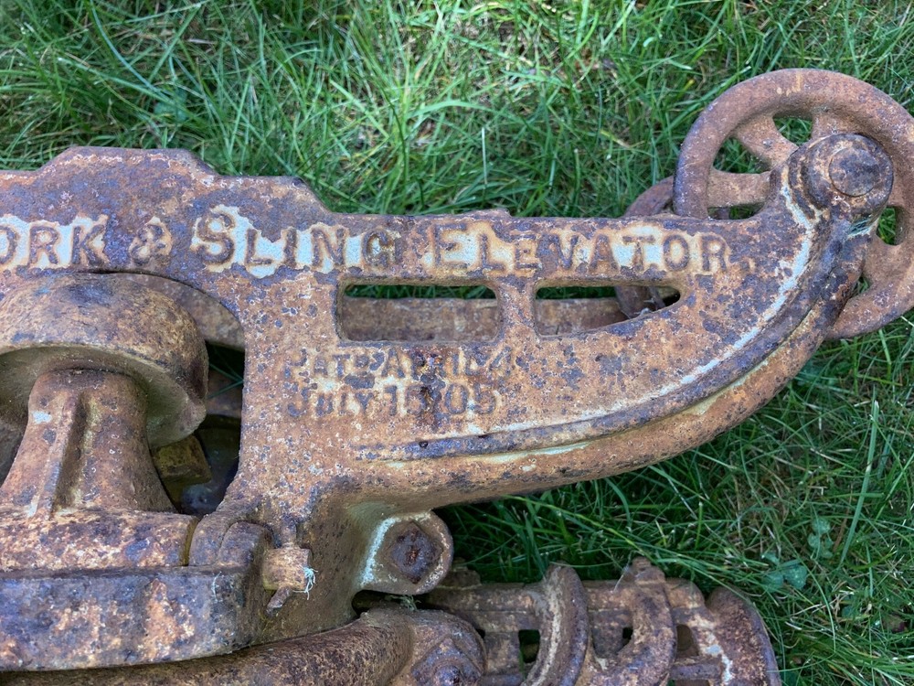 Antique Cast Iron Right Angle Fork & Sling Elevator Hay Unloader Trolley Pulley