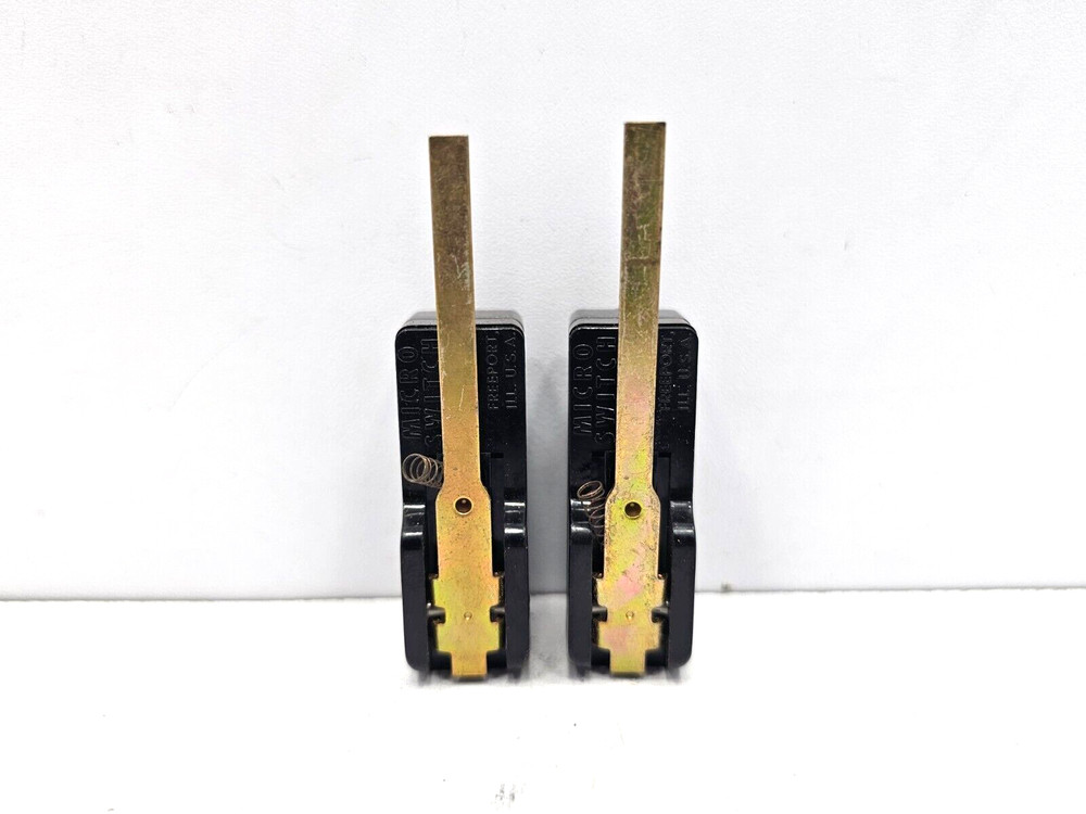 BZ-RW80-A2 MICRO SWITCH LOT OF 2
