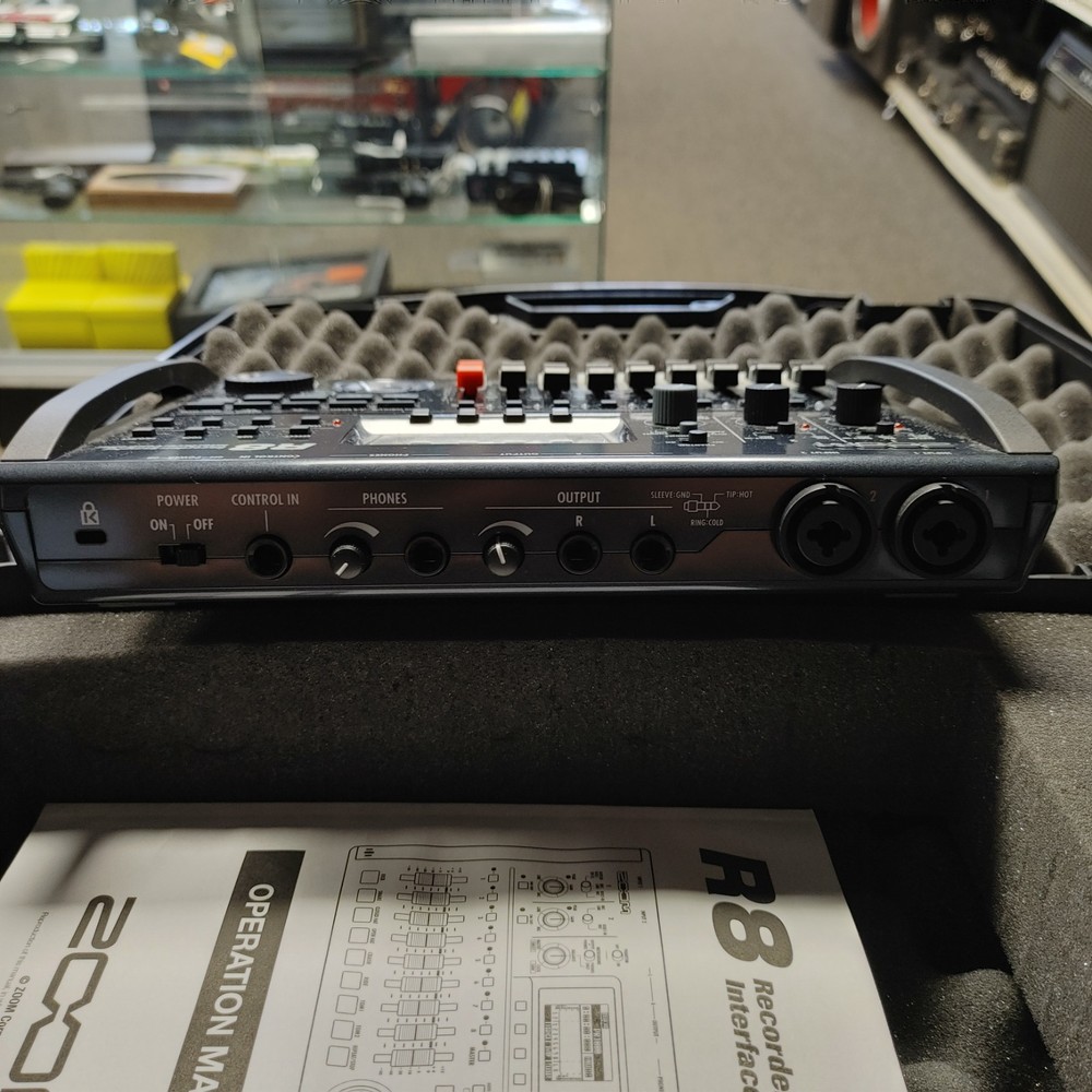 Zoom R8 Multi-Track Digital Recorder Sampler Interface w/ Case