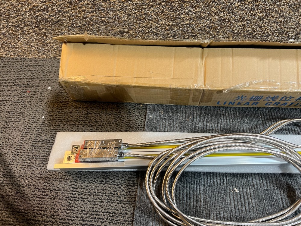 Box of 2 Linear Grating Scale / Silver / Bracket / Wiring Connector