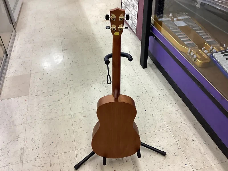 Diamond head Ukulele DU-200 Baritone