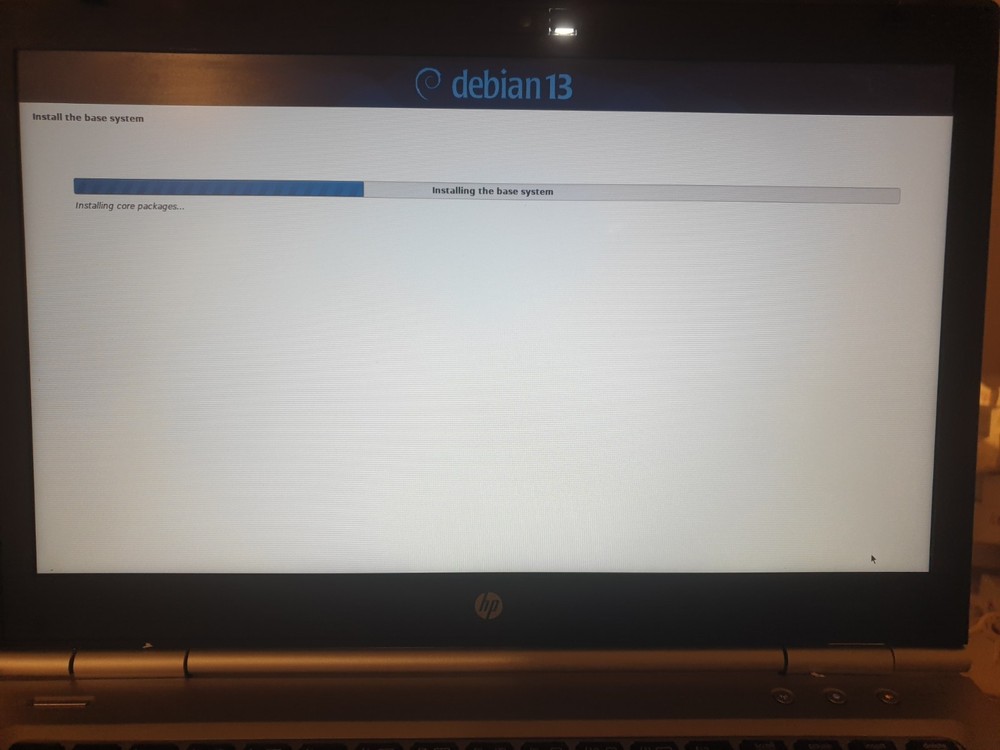 Linux Debian V13.3.0, 64-bit, Bootable Install USB Flash Drive